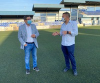 Moreno Ferrer e Hipólito Gómez visitan el estadio Vivar Téllez